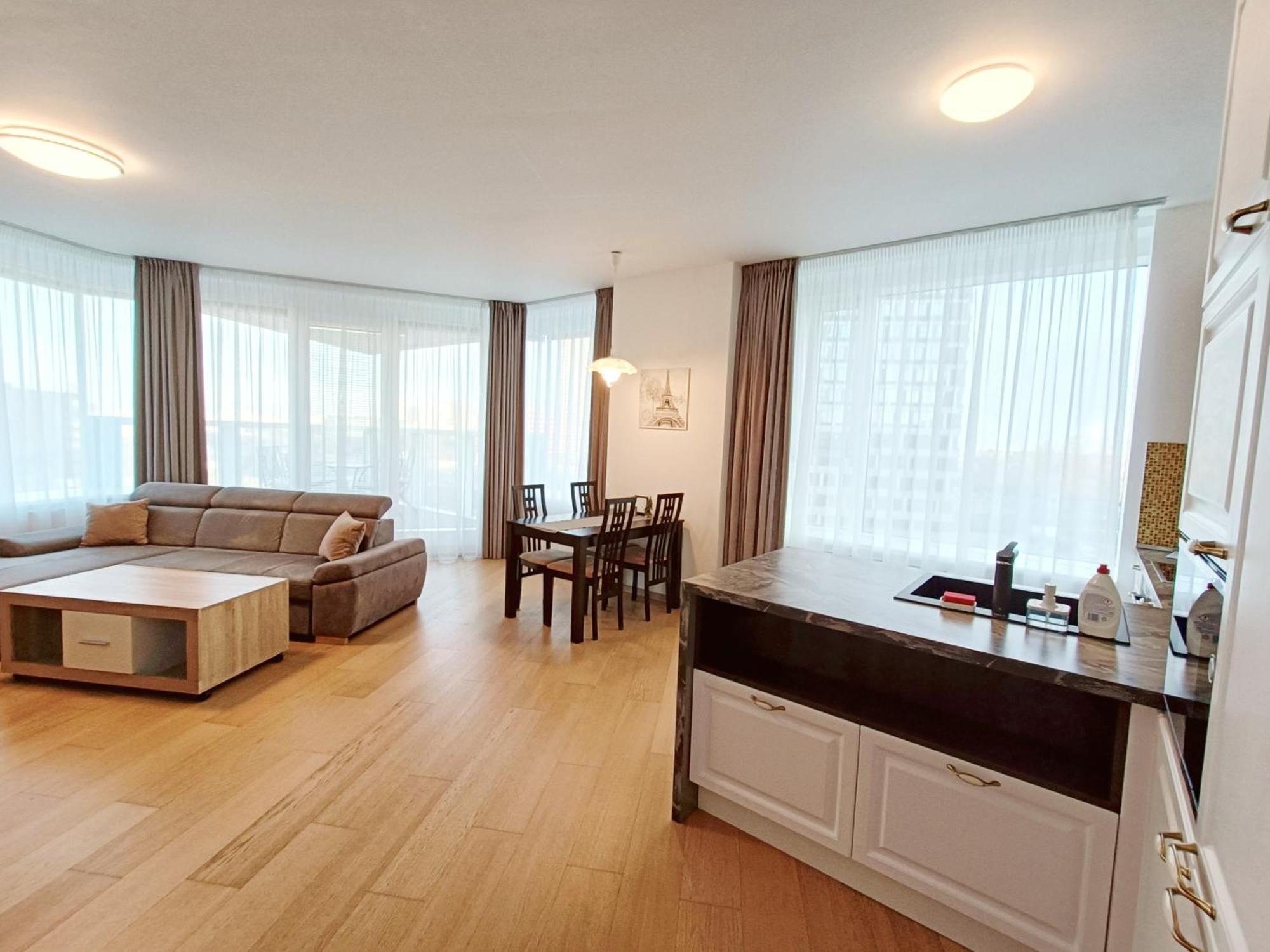 Sag Panorama City Apartment 3 Rooms Free Parking Free Wifi Bratislava Exterior photo